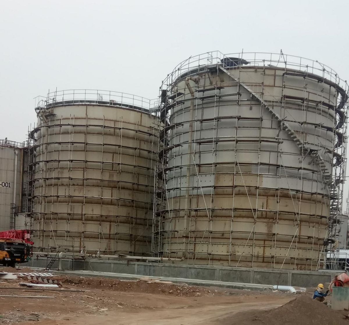 Scaffolding interior tanki — PT. Hydro Timika